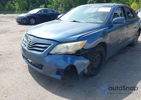 2010 Toyota Camry Le z USA, uszkodzony, nr VIN 4T1BF3EK8AU514560